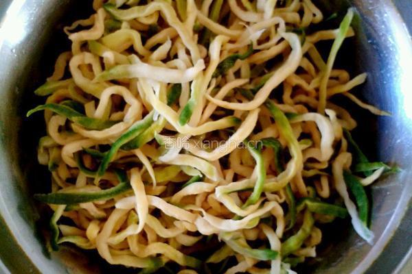 朝鲜族萝卜条咸菜的做法图解3