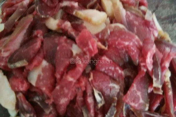 姜干辣椒炒牛肉的做法图解2
