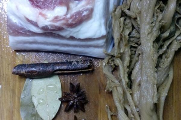 梅菜扣肉的做法图解1