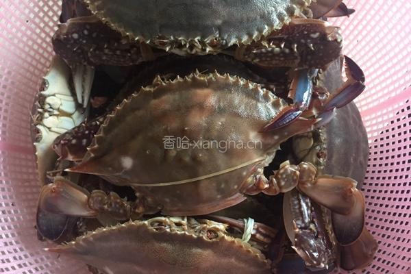 韩式酱蟹的做法图解1
