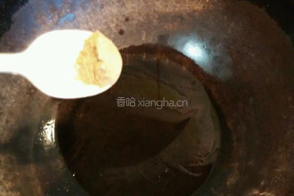 青椒炒红肠的做法图解3