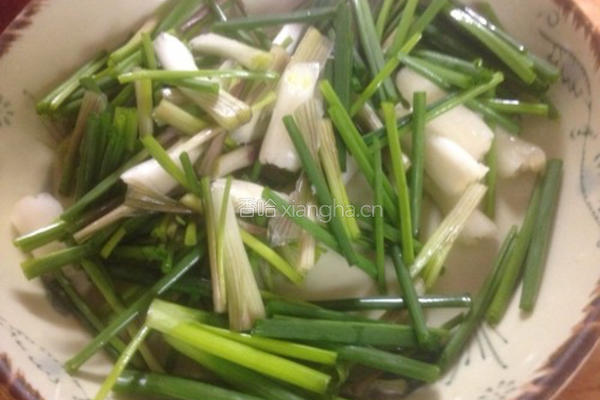 带汤厚合炒荞头的做法图解2