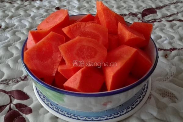 胡萝卜玉米排骨砂锅的做法图解13