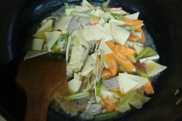 干豆腐炒牛肉的做法图解5