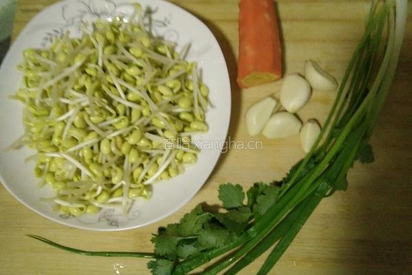 糖醋拌黄豆芽的做法图解1