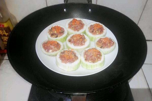 瘦肉香菇酿节瓜的做法图解7