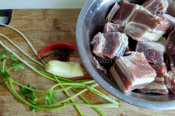 香辣牛肉的做法图解1