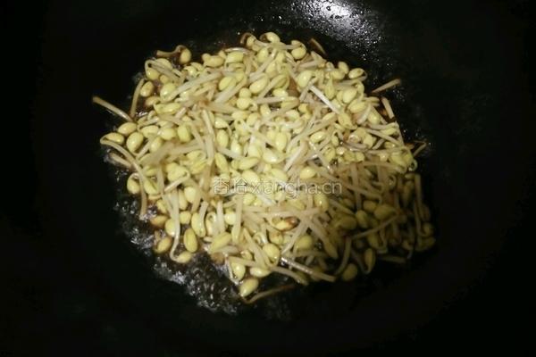 黄豆芽焖粉条的做法图解3