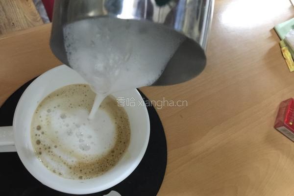 卡布奇诺咖啡的做法图解4
