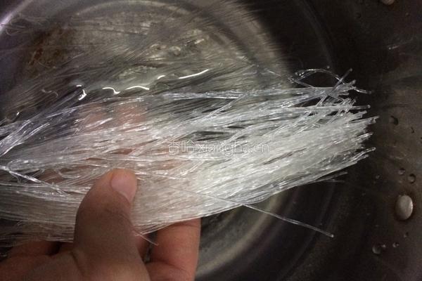 粉丝蒸九肚鱼的做法图解2