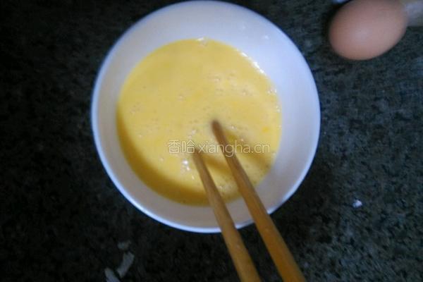 白玉菇青椒炒鸡蛋的做法图解3
