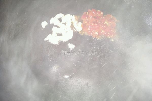 剁椒烧蘑芋豆腐的做法图解5