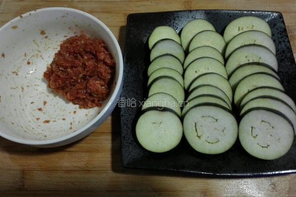 煎茄盒的做法图解1