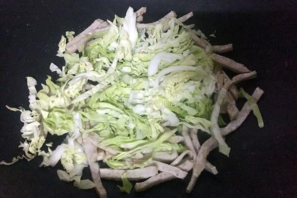炒双色面的做法图解10