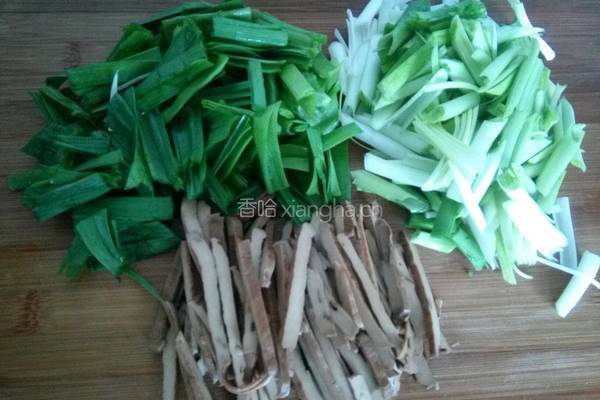 大蒜香干的做法图解1