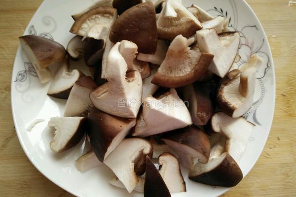香菇油菜的做法图解3