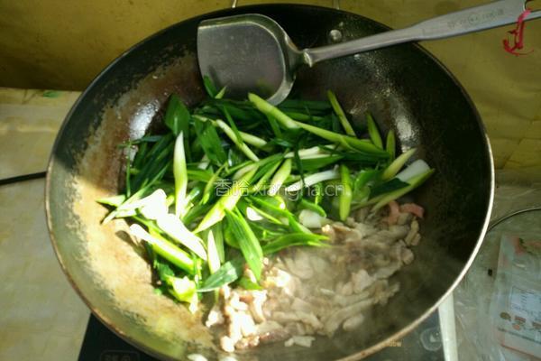 蒜苗炒五花肉的做法图解5