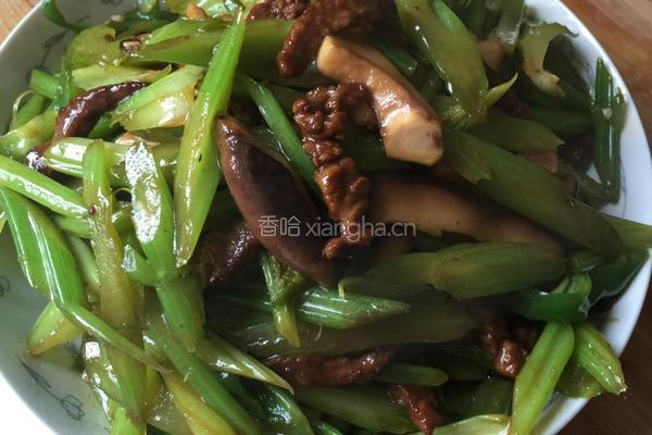 牛肉香菇炒芹菜的做法图解9