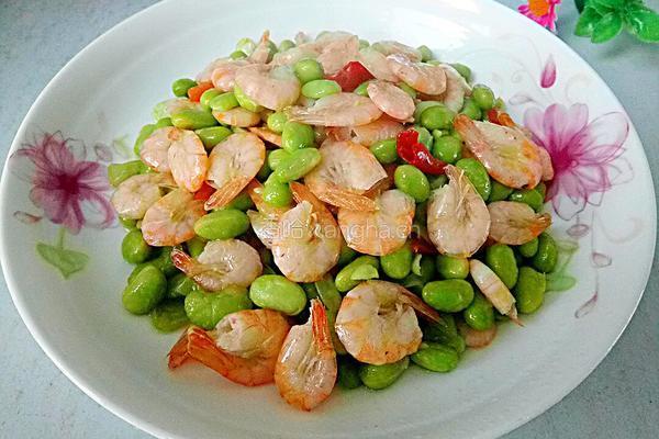 毛豆米烧虾的做法图解7