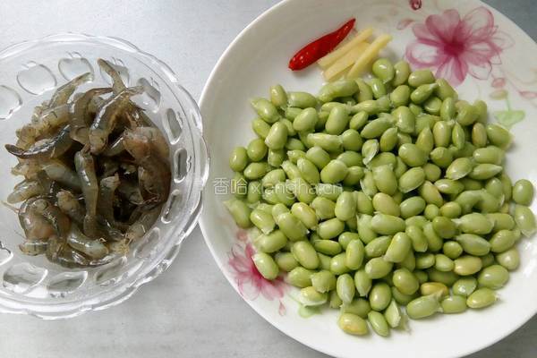 毛豆米烧虾的做法图解2
