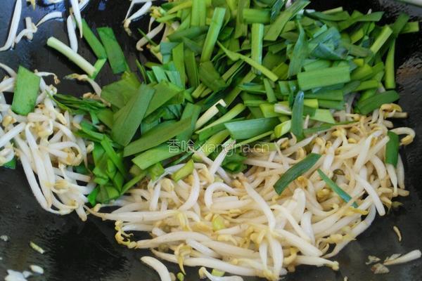 豆芽炒韭菜的做法图解3