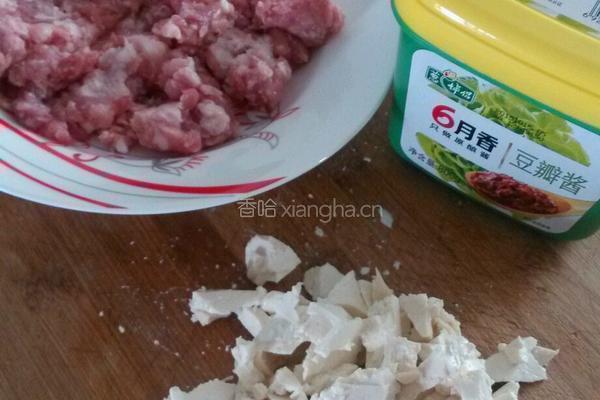 酱蒸肉泥豆腐的做法图解1