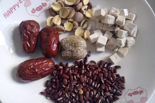 茯苓赤小豆煲猪骨的做法图解2
