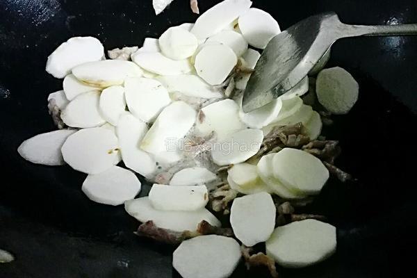 瘦肉炒淮山的做法图解4