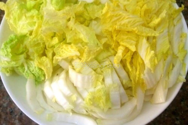 炝炒白菜的做法图解1