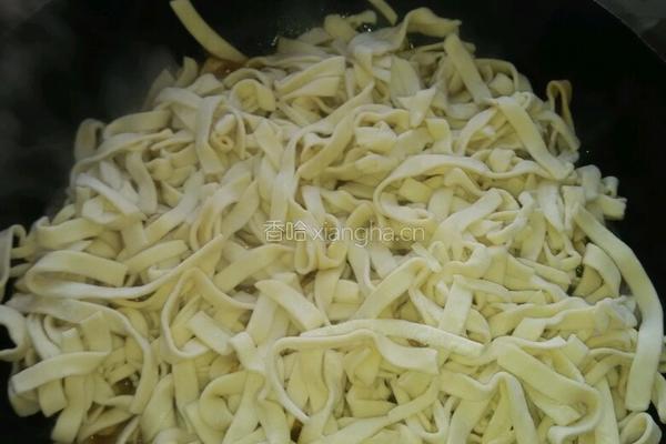 鸡腿焖面的做法图解9