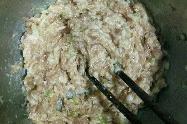 肉丸粉丝汤的做法图解2