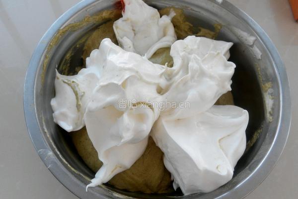 抹茶奶油蛋糕卷的做法图解11