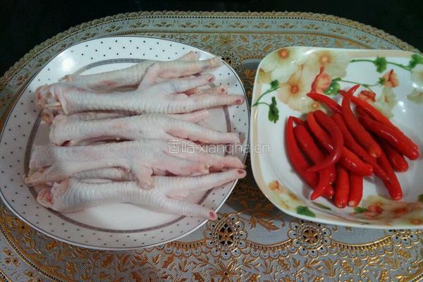 泡椒凤爪的做法图解1