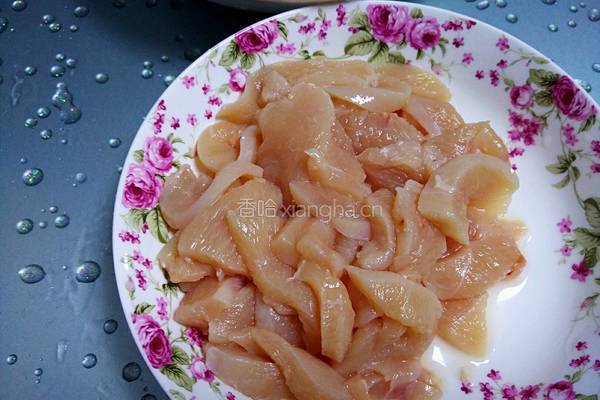 鸡脯肉炒四季豆的做法图解1