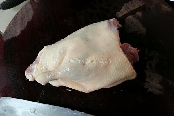 芹菜炒鸭肉的做法图解1