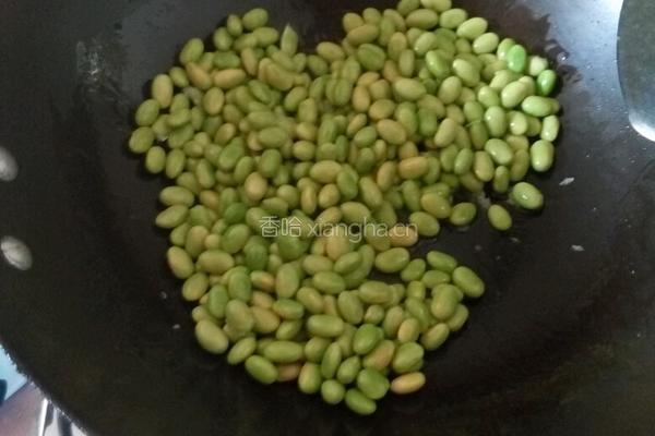 豆米炒火腿的做法图解2