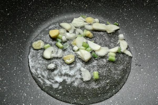 平菇烩豆腐的做法图解7