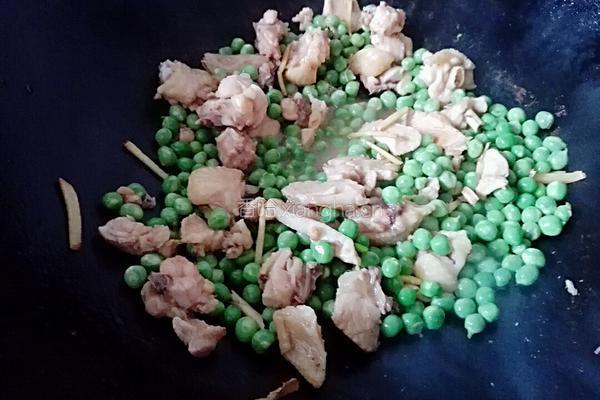 碗豆鸡肉饭的做法图解5