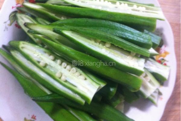 浇汁秋葵的做法图解2