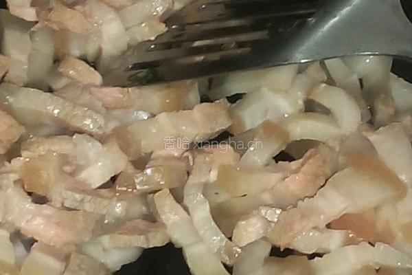 蒜苗炒三层肉的做法图解3