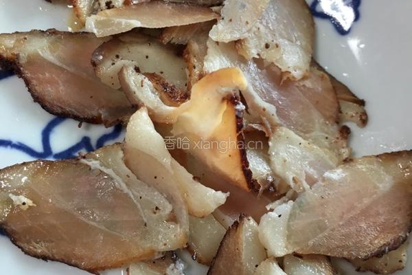 折耳根炒腊肉的做法图解3