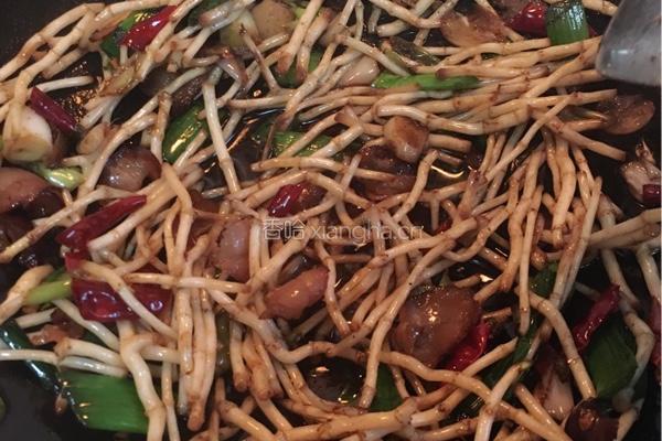 折耳根炒腊肉的做法图解14