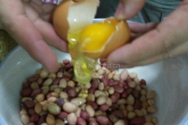 酥脆挂糊花生米的做法图解1