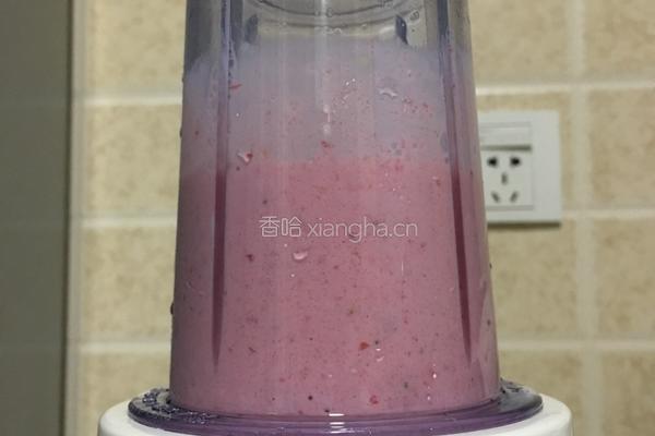 草莓奶昔的做法图解3