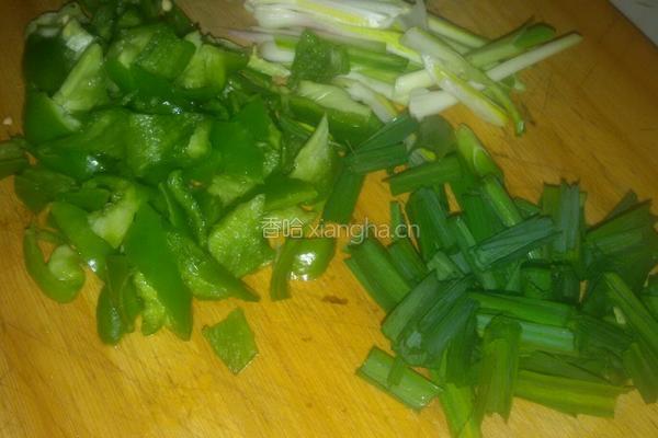 鸭肫炒毛豆的做法图解3