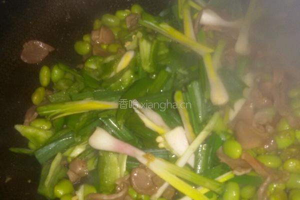 鸭肫炒毛豆的做法图解6