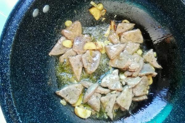 菠菜炒猪肝的做法图解4