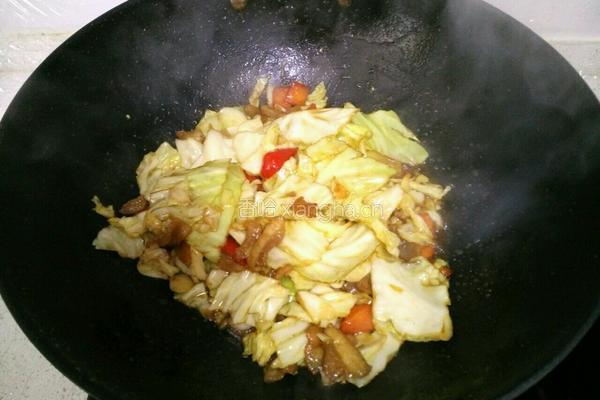 包菜炒五花肉的做法图解10
