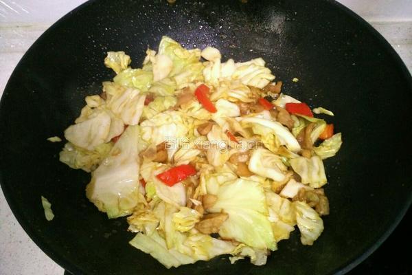 包菜炒五花肉的做法图解9