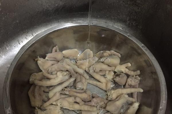 泡椒凤爪的做法图解7